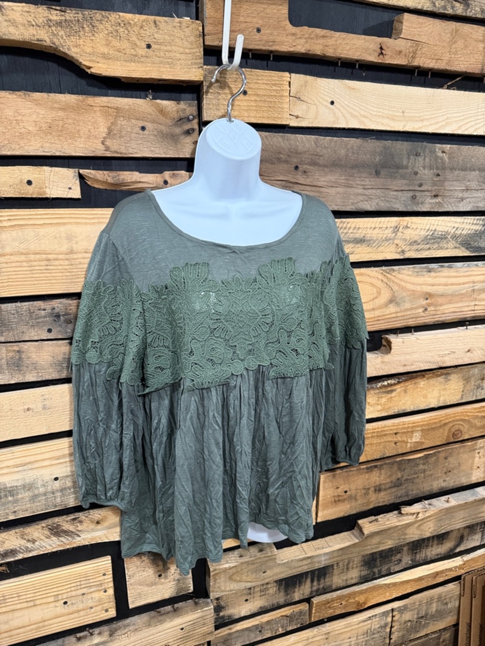 Adiva Sage Green Crochet Accent 3/4 Sleeve
Boho Top Women's Large - Picture 3 of 7